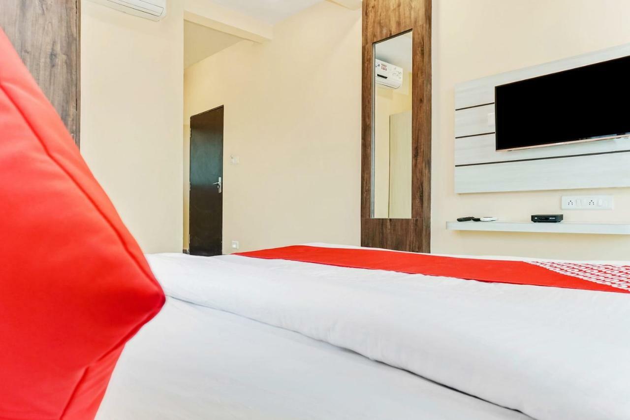 Oyo 29634 Hotel Navalai Pride รัตนากีรี ภายนอก รูปภาพ