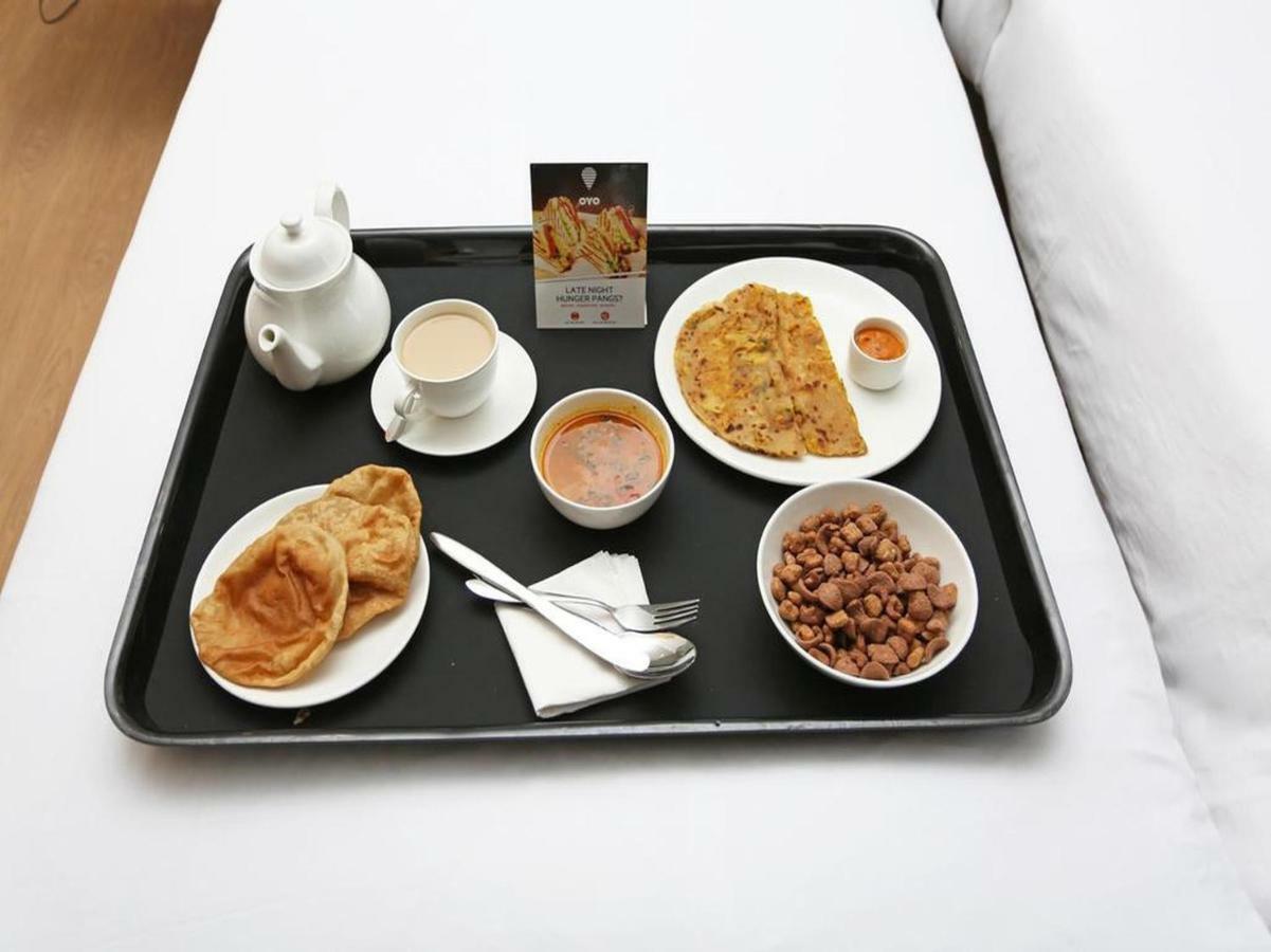 Oyo 29634 Hotel Navalai Pride รัตนากีรี ภายนอก รูปภาพ