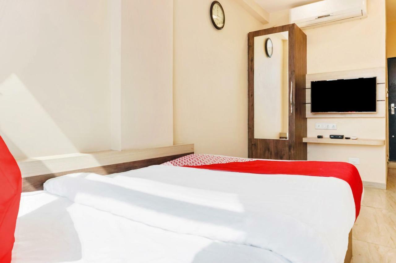 Oyo 29634 Hotel Navalai Pride รัตนากีรี ภายนอก รูปภาพ